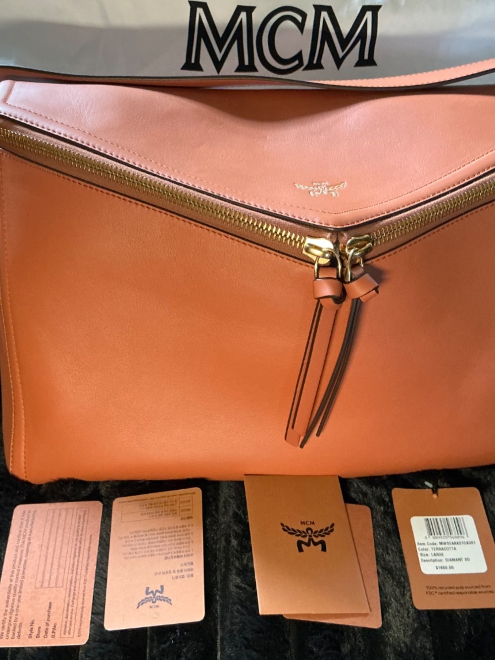 MCM NWT Diamant 3D Leather Messenger BAG comes with dust bag - Picture 9 of 13